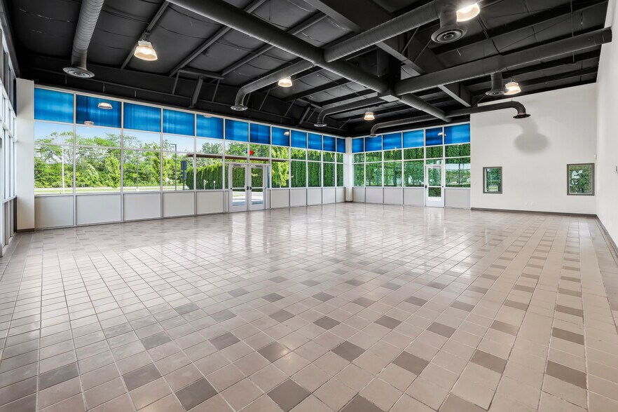 More Photos Of 1401 Mount Vernon Rd, Newark Manufacturing For Lease