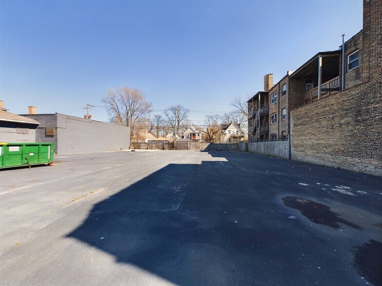 More Photos Of 6743-6753 S Western Ave, Chicago Auto Dealership For Lease