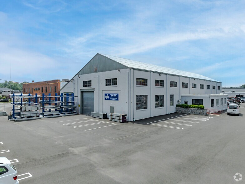 More Photos Of 252-262 Depot Rd, Milford Light Distribution For Lease