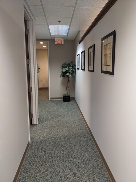 More Photos Of 1749 S Naperville Rd, Wheaton Medical For Lease