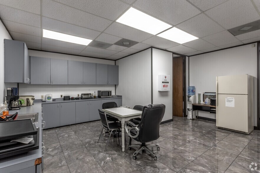 More Photos Of 15925 Morales Rd, Houston Unknown For Lease