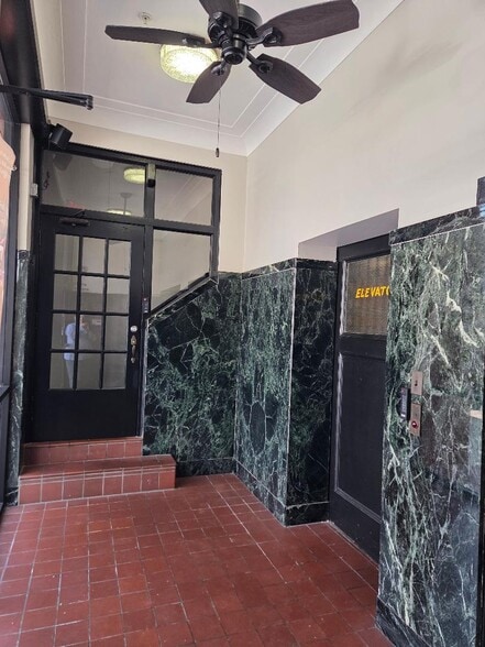 More Photos Of 220 E Commercial St, Springfield Office For Sale