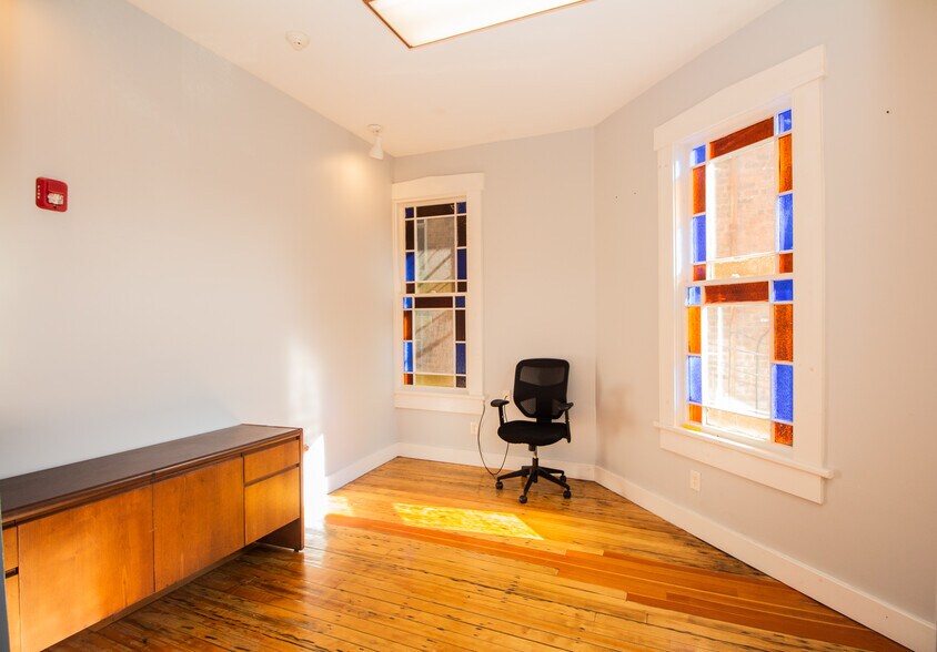 More Photos Of 368 Main St, Southbridge Loft Creative Space For Lease