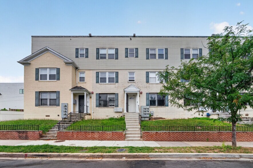 More Photos Of 1271-1275 Meigs Pl NE, Washington Apartments For Sale