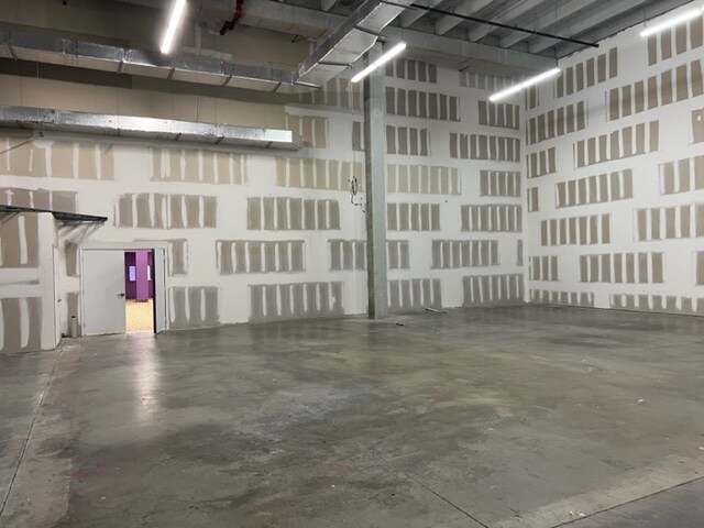 More Photos Of 2701 Vista Pky, Royal Palm Beach Light Manufacturing For Lease