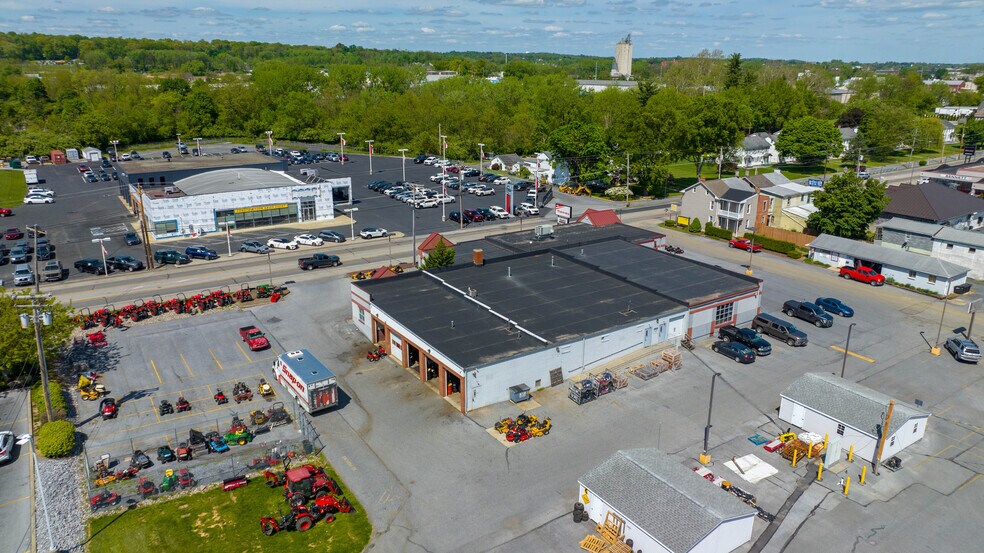 More Photos Of 2012 Cumberland St, Lebanon Freestanding For Sale