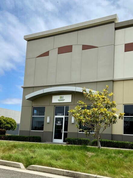 More Photos Of 2261 Harbor Bay Pky, Alameda Research And Development For Lease