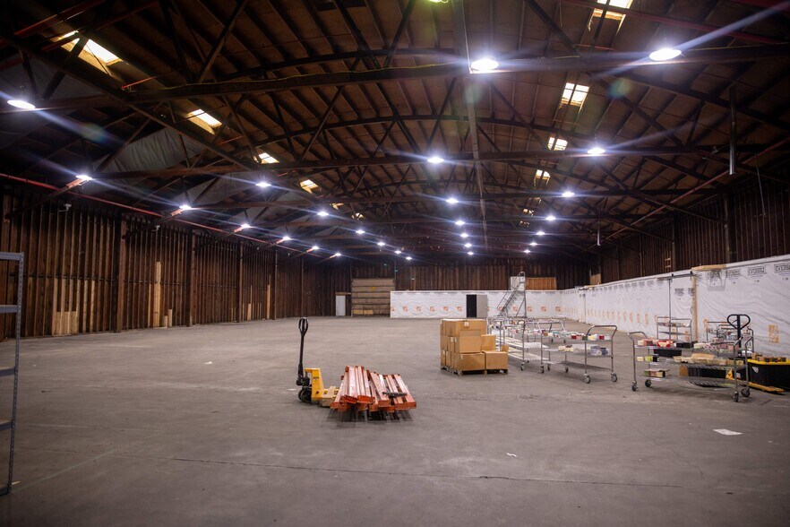 More Photos Of 8506 Potts Ln, Seaford Manufacturing For Lease