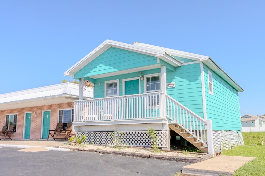 More Photos Of 314 Cut Off Rd, Port Aransas Hospitality For Sale