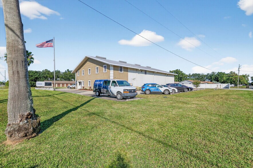 More Photos Of 15925 Old Us Highway 441, Tavares Warehouse For Lease