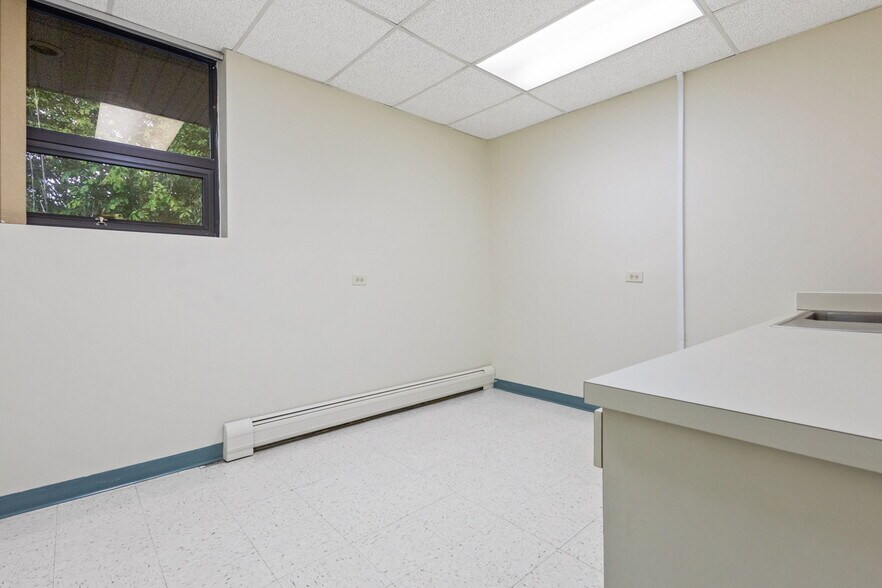 More Photos Of 311 N Midland Ave, Nyack Medical For Lease