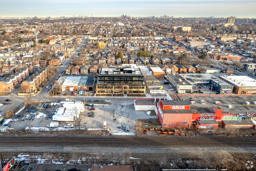 More Photos Of 288-300 Geary Ave, Toronto Manufacturing For Sale