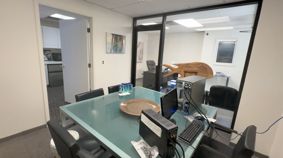 More Photos Of 140 S Long Beach Ave, Freeport Office For Sale