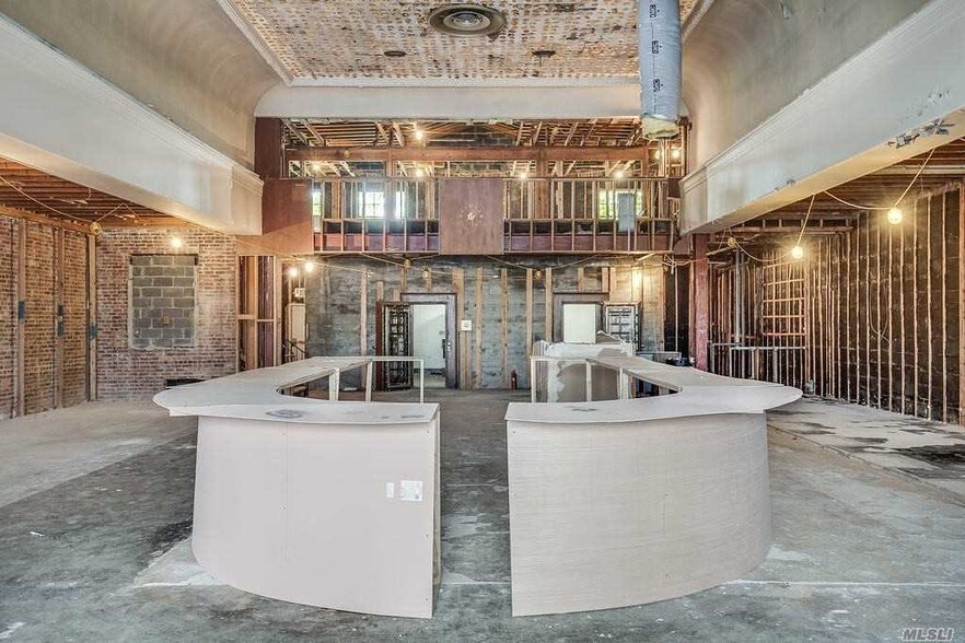 More Photos Of 147 S Wellwood Ave, Lindenhurst Restaurant For Sale