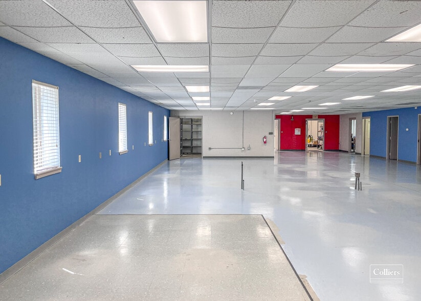 More Photos Of 12 South Ave, Sewickley Warehouse For Lease
