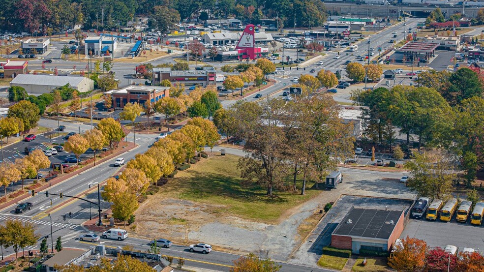 More Photos Of 25 SE Dodd St, Marietta Unknown For Lease