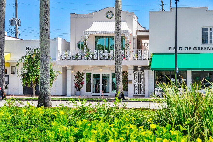 More Photos Of 255 Royal Poinciana Way, Palm Beach Storefront Retail Residential For Lease
