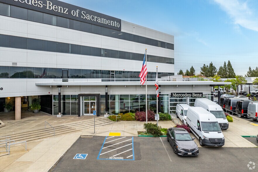 More Photos Of 1860 Howe Ave, Sacramento Medical For Lease