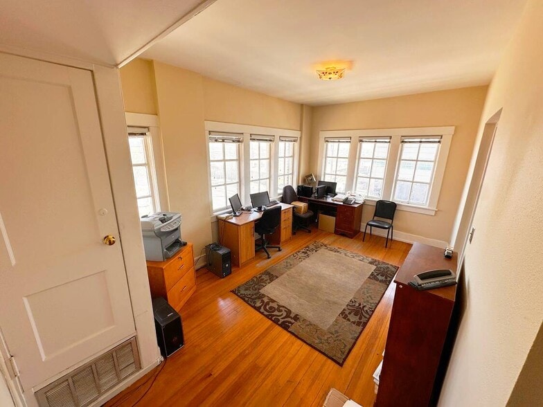 More Photos Of 1700 N Mesa St, El Paso Medical For Sale