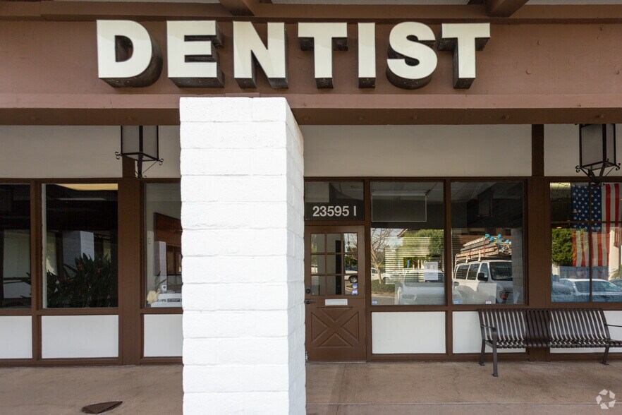 More Photos Of 23601 Moulton Pky, Laguna Hills Medical For Lease