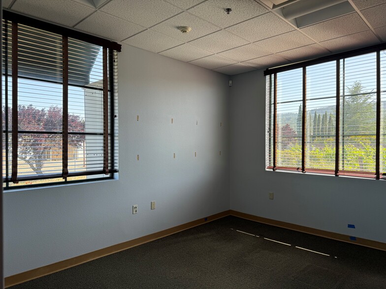 More Photos Of 807 St Helena Hwy, Saint Helena Office For Lease