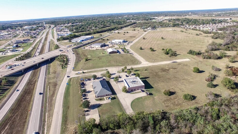 More Photos Of 00 Commerce Way, Kaufman Land For Sale