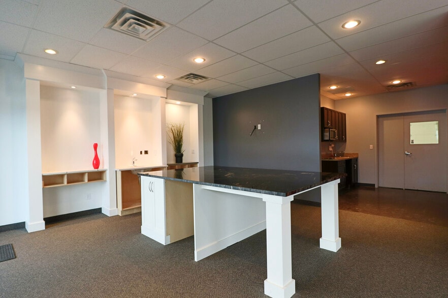 More Photos Of 4615 112th Ave SE, Calgary Warehouse For Lease