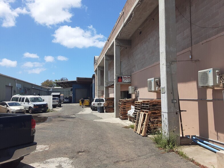 More Photos Of 2829 Awaawaloa St, Honolulu Warehouse For Lease