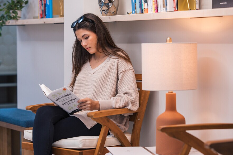 More Photos Of 444 Hobron Ln, Honolulu Coworking Space