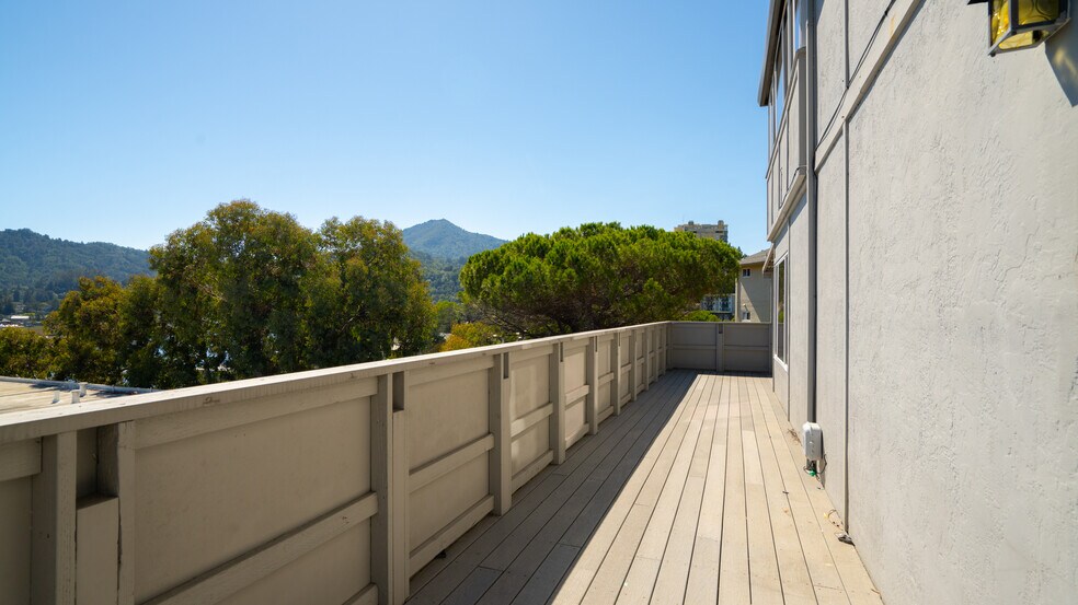 More Photos Of 151-153 Upper Via Casitas, Greenbrae Apartments For Sale