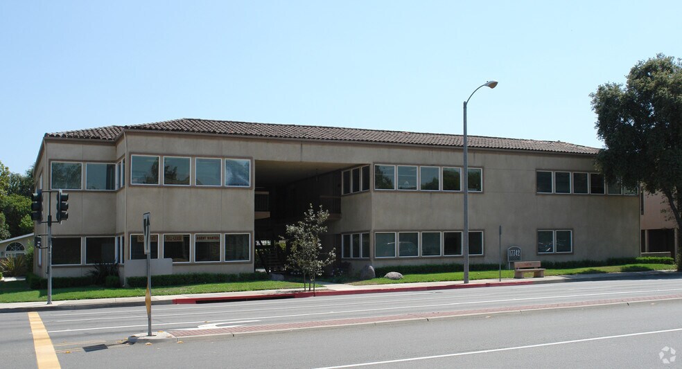 More Photos Of 17742 Irvine Blvd, Tustin Office For Lease