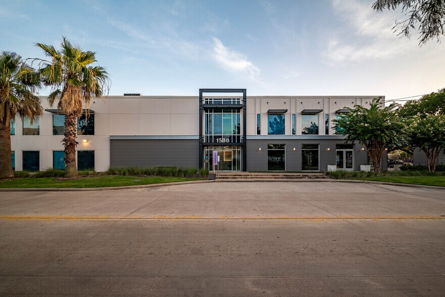 More Photos Of 1500 McGowen St, Houston Restaurant For Lease