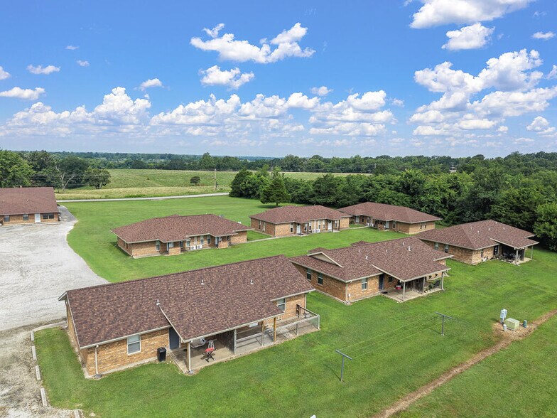 More Photos Of 19824 State Highway 112, Cassville Apartments For Sale