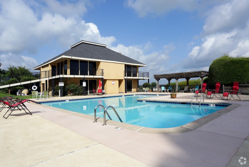 More Photos Of 5660 S Lakeshore Dr, Shreveport Apartments For Sale