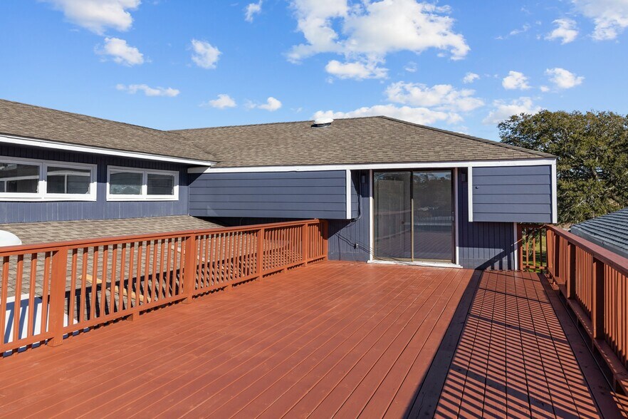 More Photos Of 208 Penny Ln, Morehead City Medical For Sale