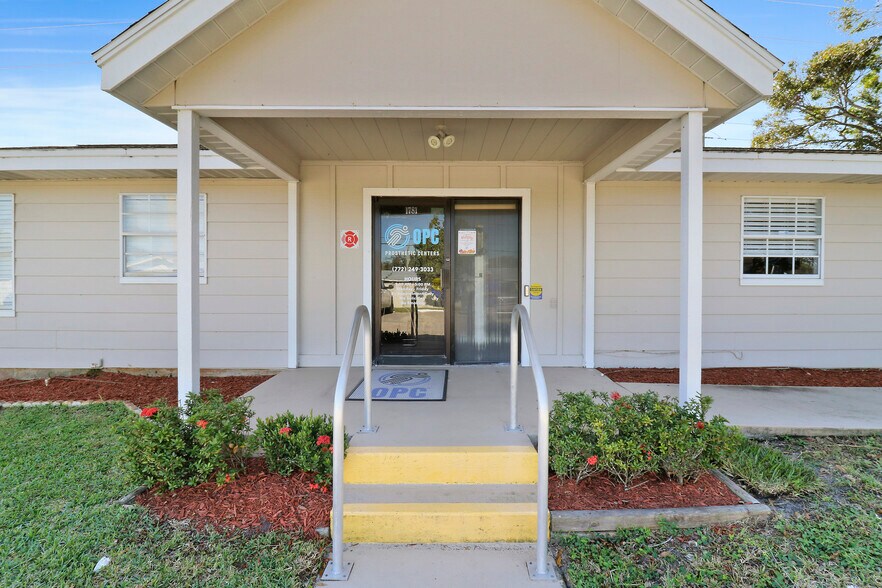 More Photos Of 1791 SE Port St Lucie Blvd, Port Saint Lucie Medical For Sale