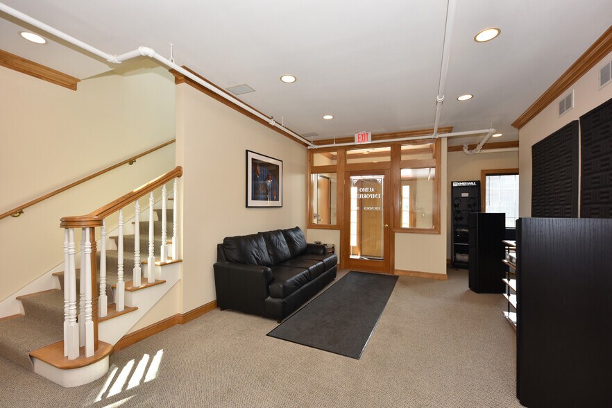 More Photos Of 8766 N Deerwood Dr, Milwaukee Freestanding For Sale