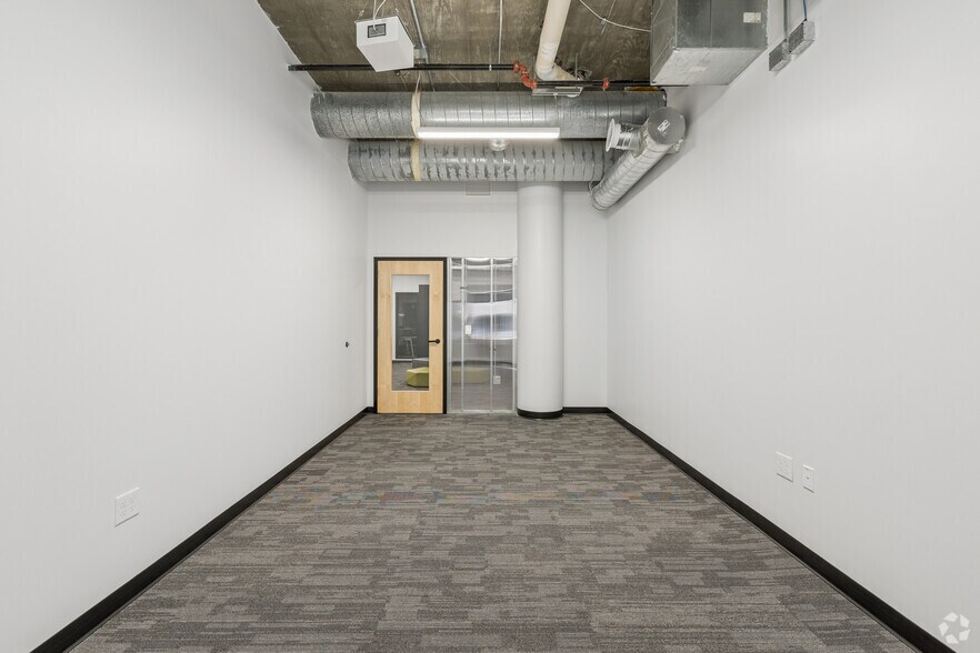 More Photos Of 204 12th St, Des Moines Office For Lease