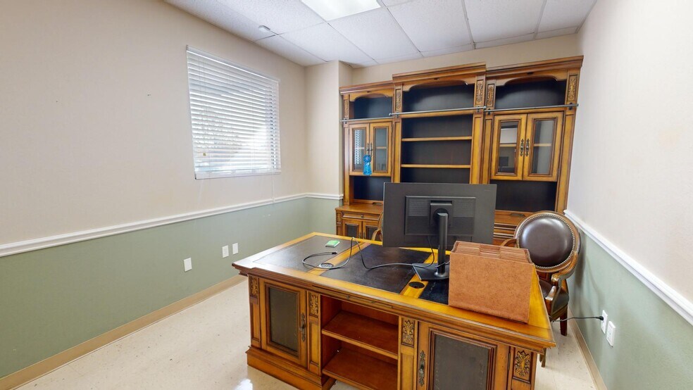 More Photos Of 2001 Windy Ter, Cedar Park Light Distribution For Sale