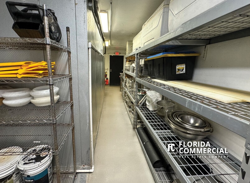 More Photos Of 300 SW Federal Hwy, Stuart Restaurant For Sale
