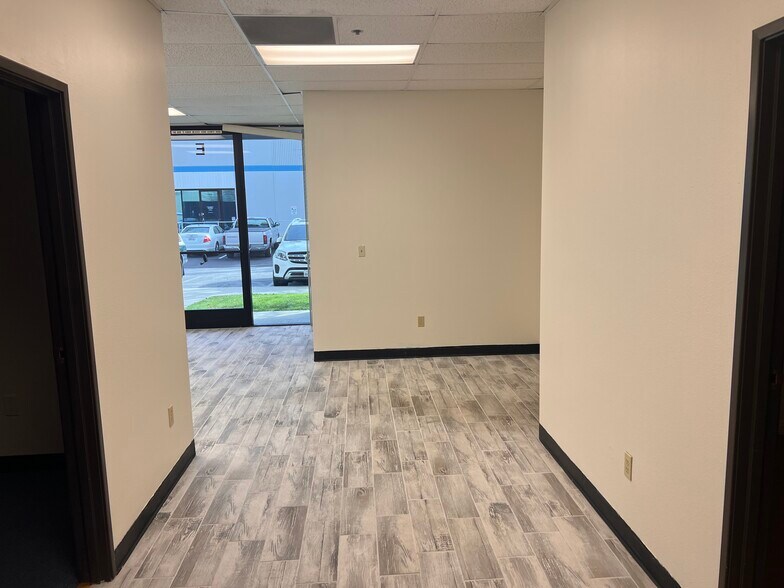 More Photos Of 4531 Market St, Ventura Manufacturing For Lease