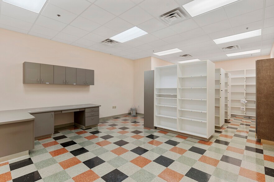 More Photos Of 7881 W Charleston Blvd, Las Vegas Office For Lease