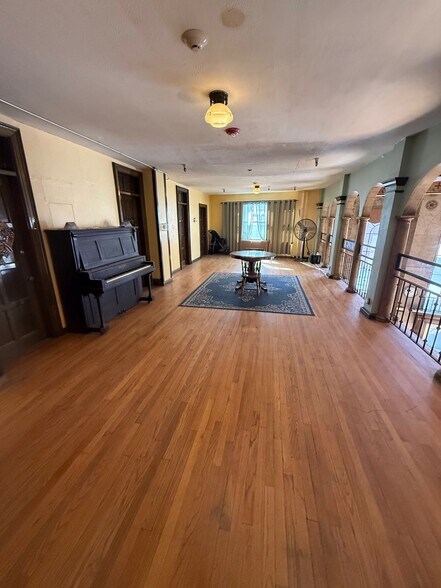 More Photos Of 25 Hartford St, Rumford Apartments For Sale