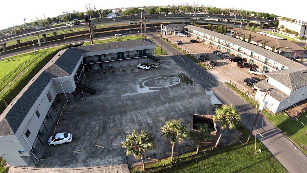 More Photos Of 990 Avenue K, Marrero Hotel For Sale