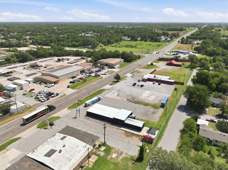 More Photos Of 1900 SE 59th Dr, Oklahoma City Bar For Sale