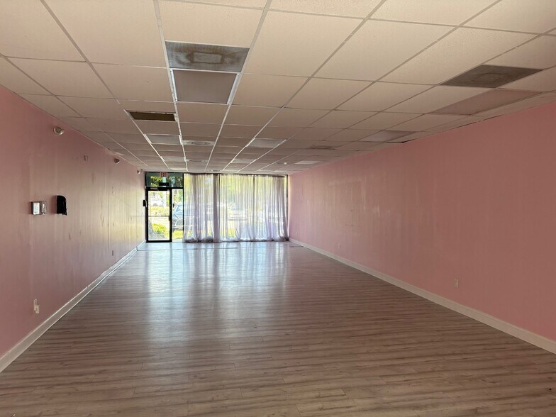 More Photos Of 20310-20346 NW 2nd Ave, Miami Storefront For Lease