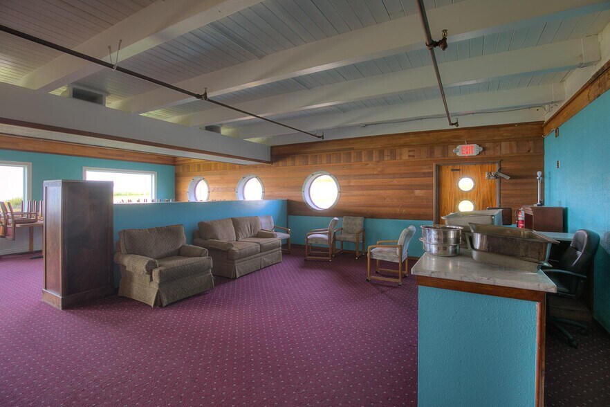 More Photos Of 61 Main St, Pacific Beach Restaurant For Sale