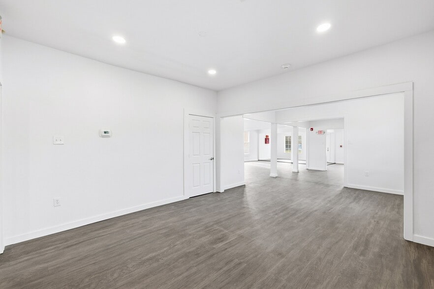 More Photos Of 516 N Locust St, Denton Daycare Center For Lease