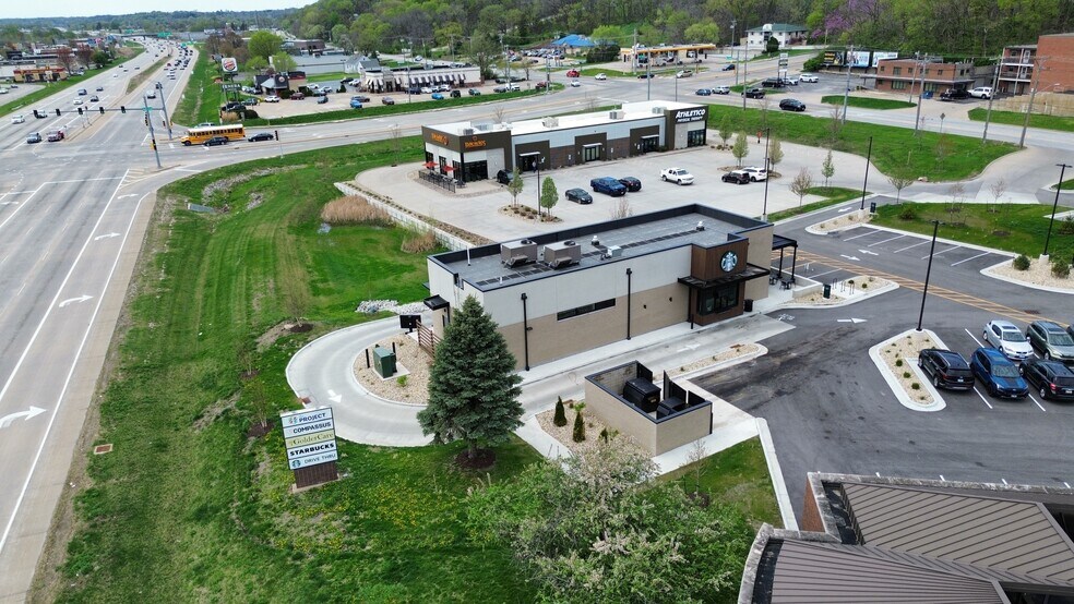 More Photos Of 4200 38th Ave, Moline General Retail For Sale