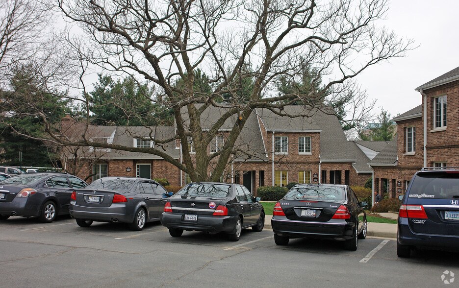 More Photos Of 11731-11737 Bowman Green Dr, Reston Medical For Lease